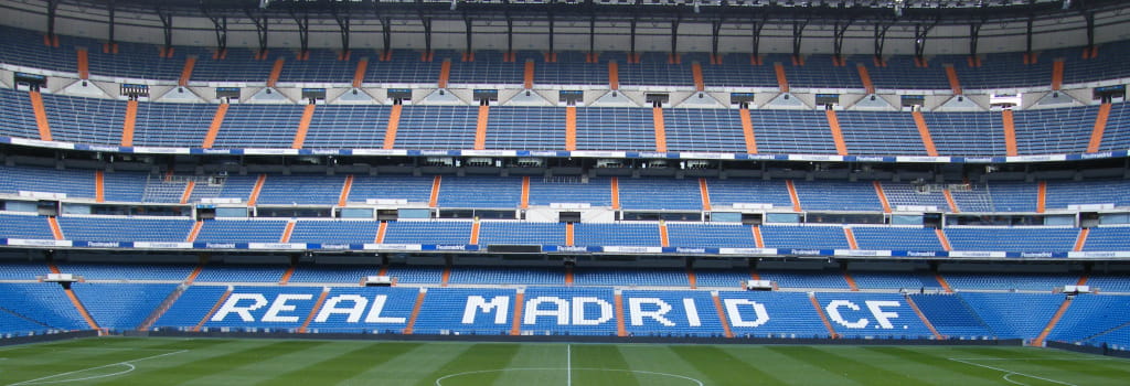 How Technology Is Reshaping the Football Stadium Experience