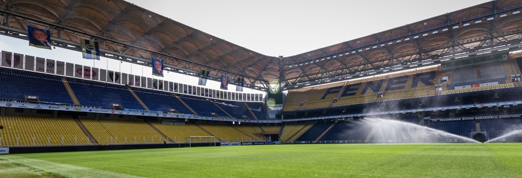 Top 10 Football Matches You Can't Miss in 2025-2026 (and Where They'll Be Played)