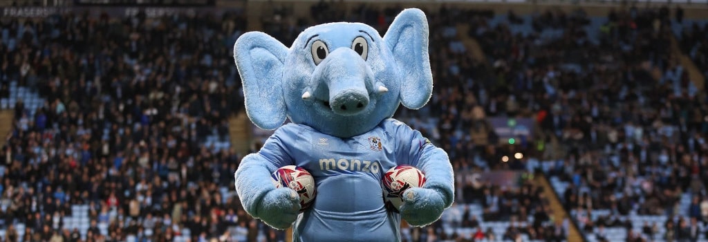 When Mascots Influence Football Matches: The Psychology of Crowd Energy & 4Rabet Sports Betting in India