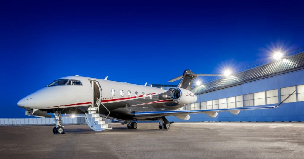 Private jet - outside
